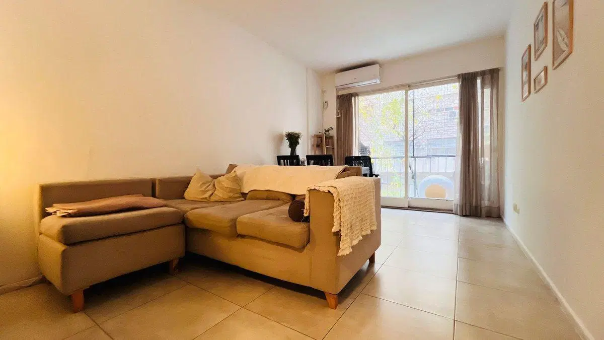 VENTA DEPTO 2 AMB CON BALCÓN Y PATIO  EXCELENTE 2