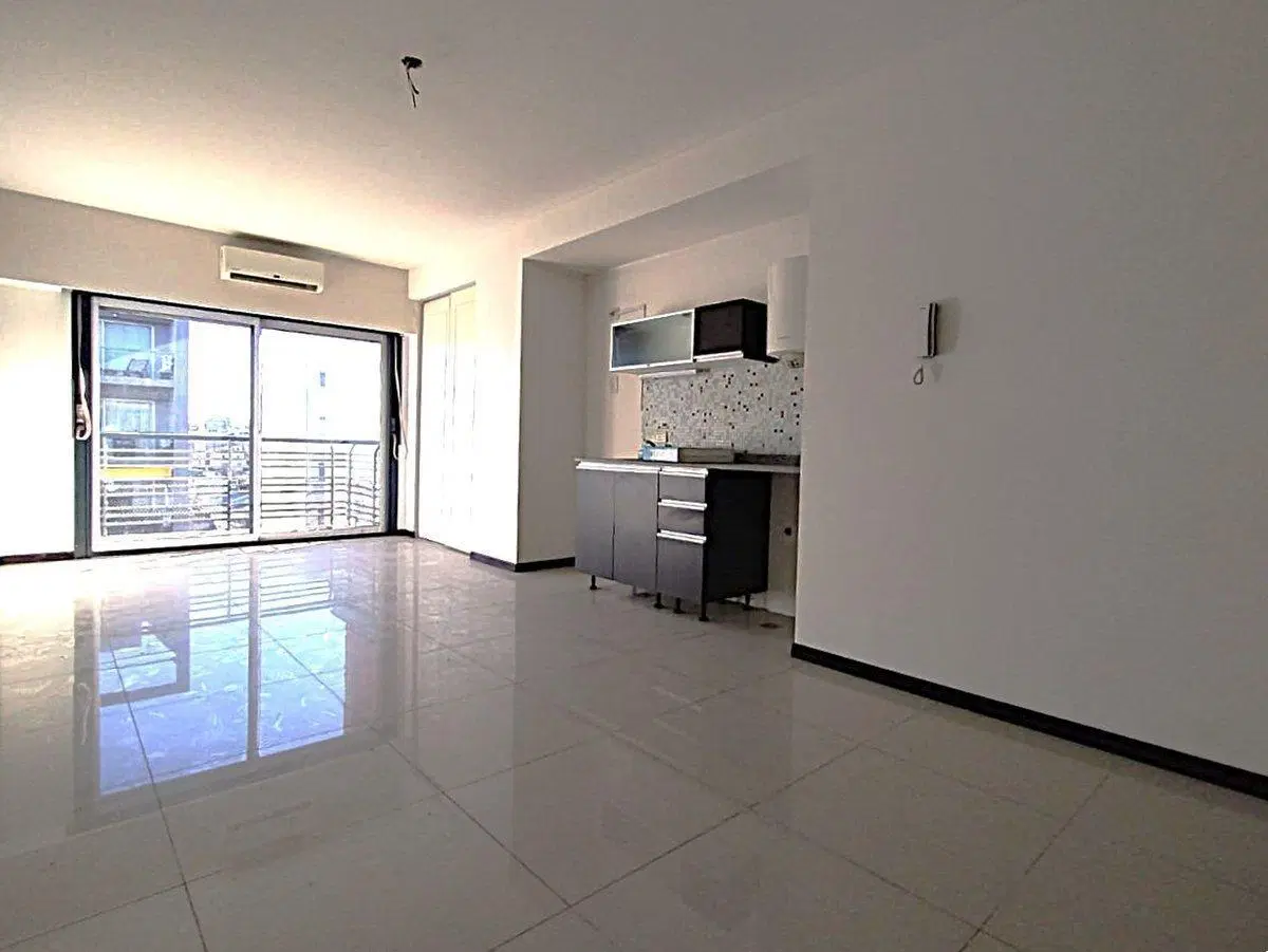 MONOAMBIENTE CON BALCÓN PISO ALTO VISTA ABIERTA 2