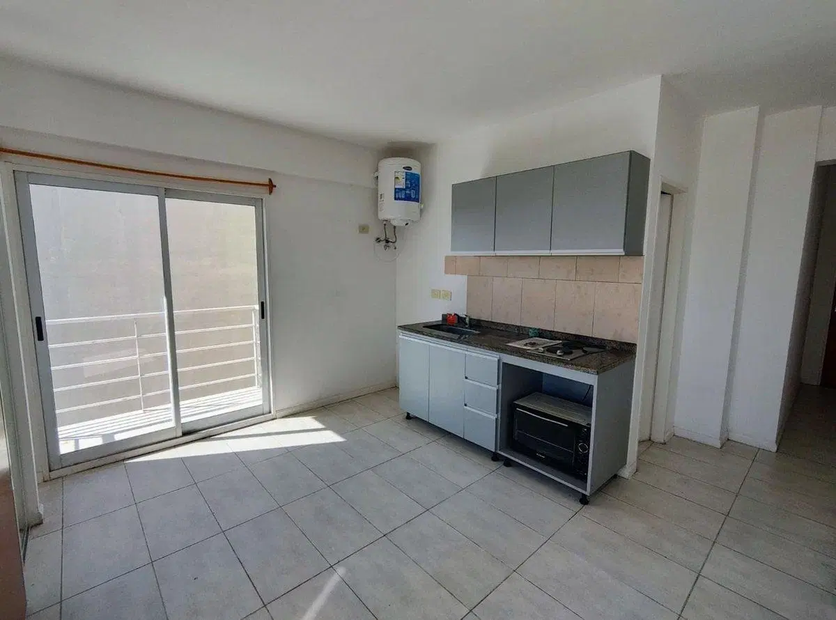 Monoambiente con balcon y baulera-Apto Profesional 4