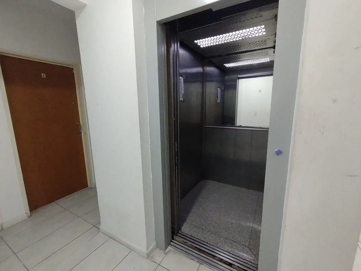 OFICINA CON BAULERA APTO PROFESIONAL EN CASEROS 4