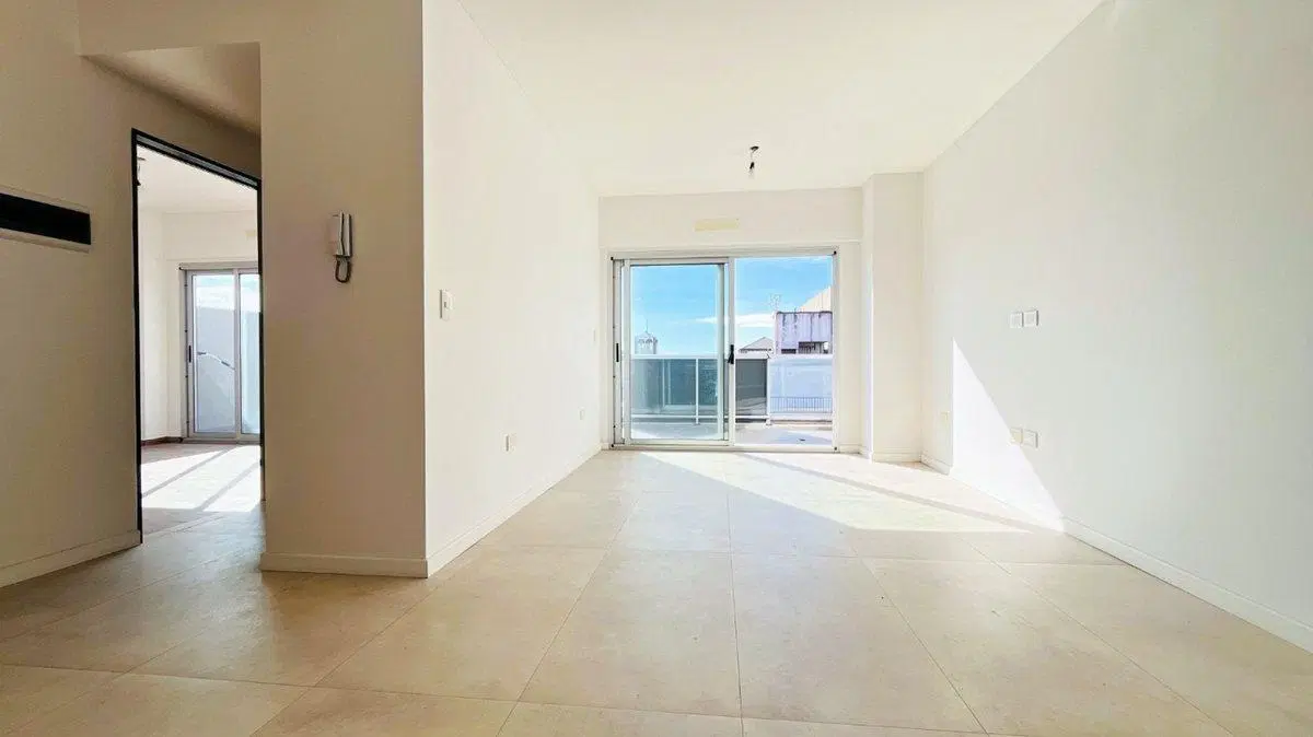 VENTA DEPTO DOS AMBIENTES A ESTRENAR. LINIERS 8