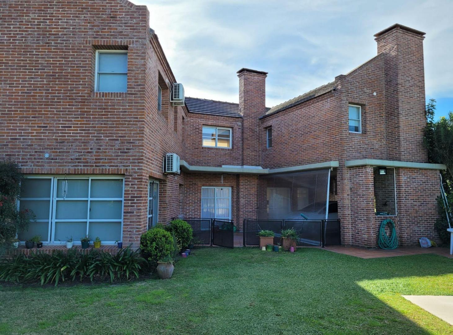 CASA VENTA 5 AMBIENTES LA DELFINA PILAR