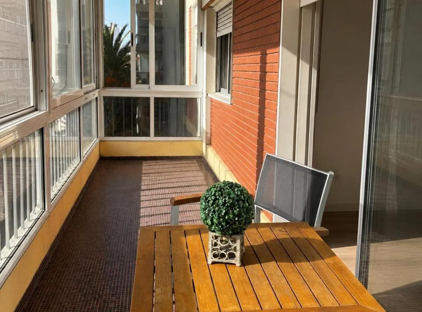 VENTA Depto 4 Amb c/ balcón y espacio guardacoches 2