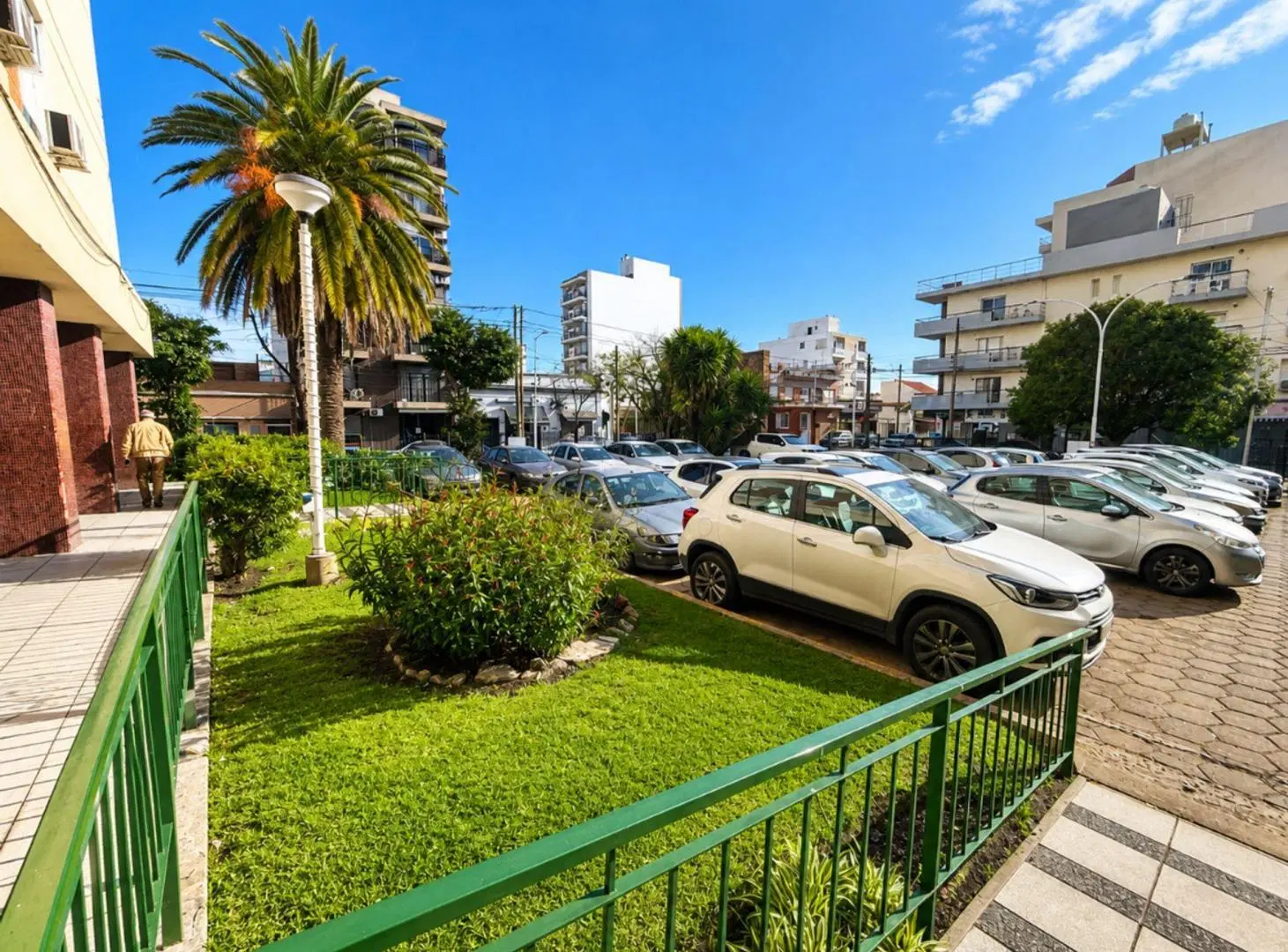 VENTA Depto 4 Amb c/ balcón y espacio guardacoches 4