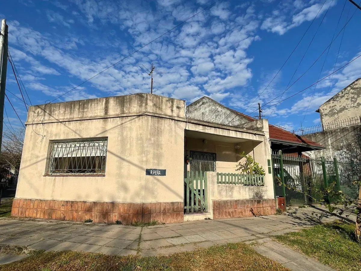 CASA 3 AMBIENTES CON TALLER BANFIELD APTO CREDITO 3