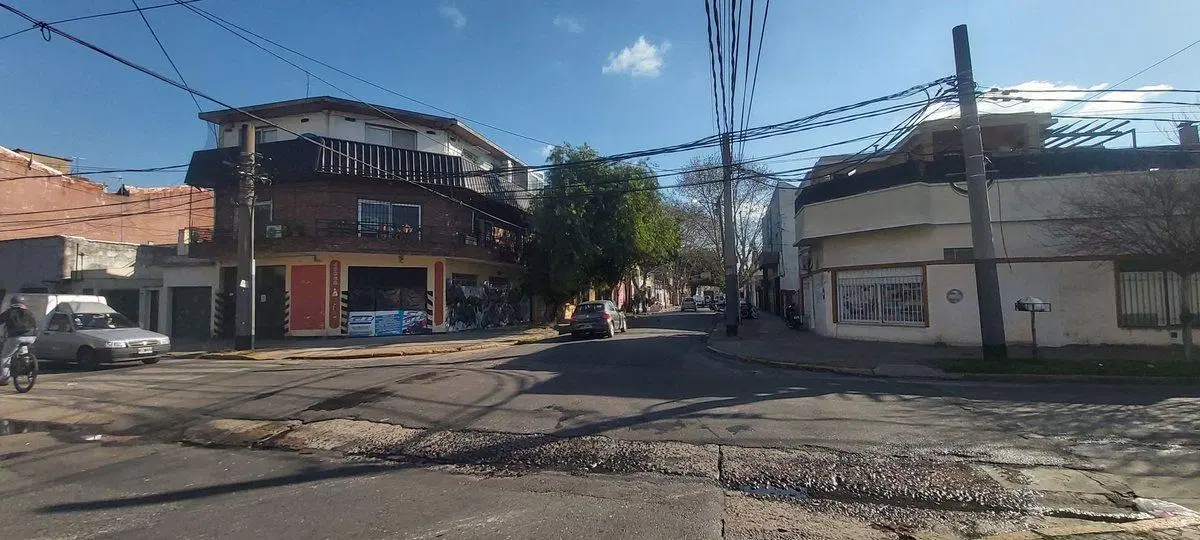 LOTE 8,35 X 26  C2 COML Y RESID CASEROS CENTRO 4