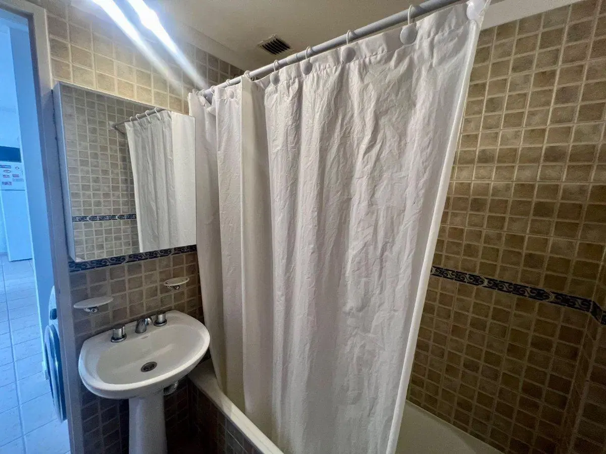 DEPARTAMENTO 2 AMBIENTES C/BALCÓN SEMIPISO 4