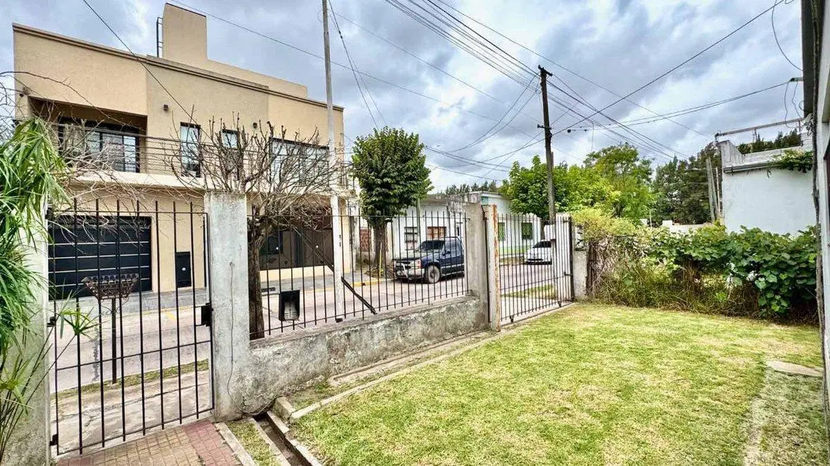 Venta Casa en Cañuelas Centro sobre lote de 487 m2 3