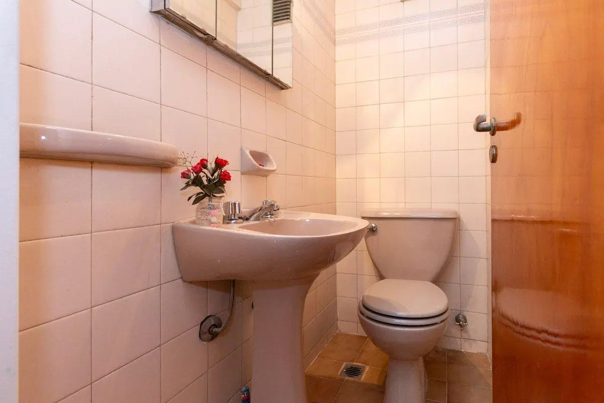 VENTA, DEPARTAMENTO 4 AMBIENTES C/BAICON AL FRENTE 5