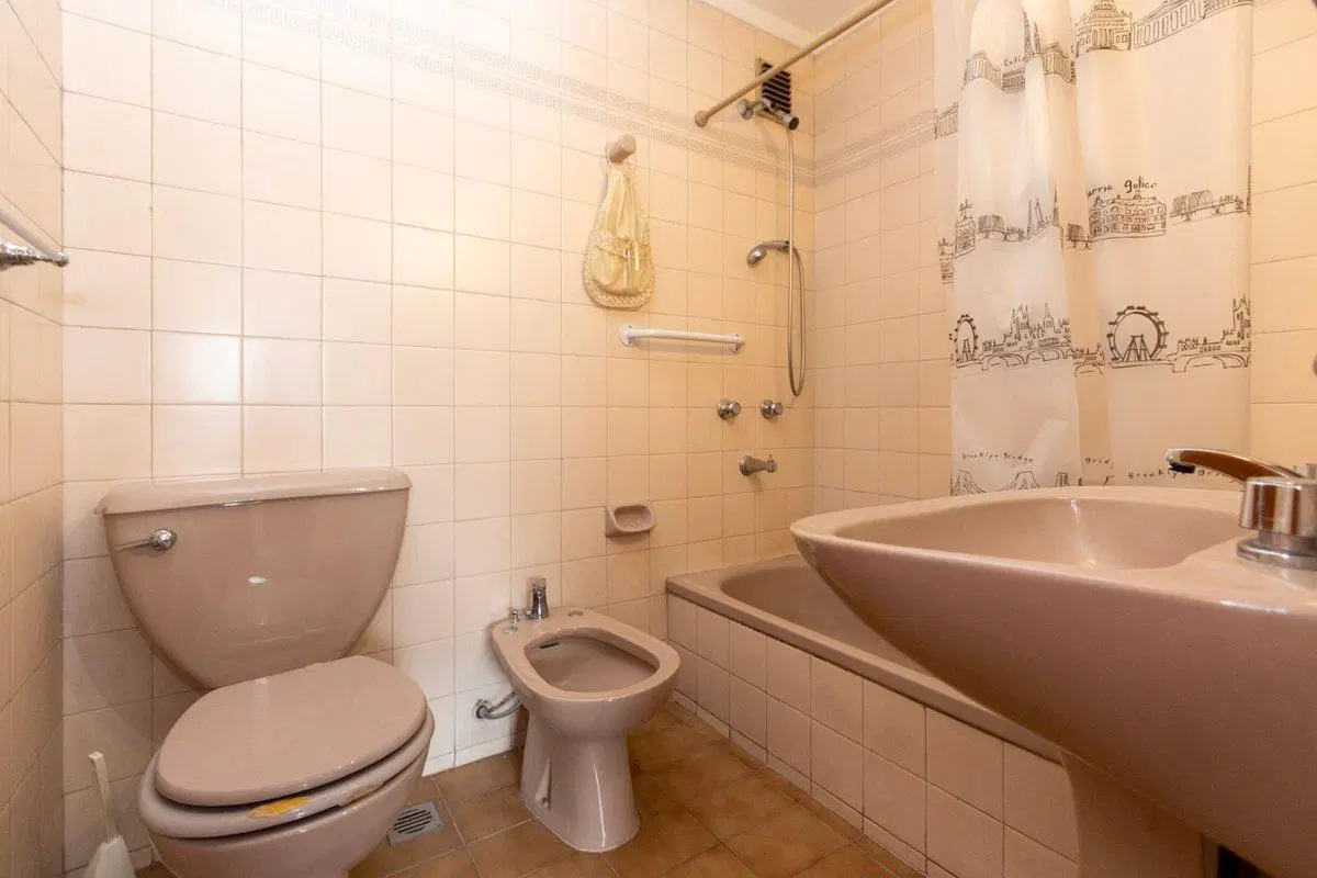 VENTA, DEPARTAMENTO 4 AMBIENTES C/BAICON AL FRENTE 3
