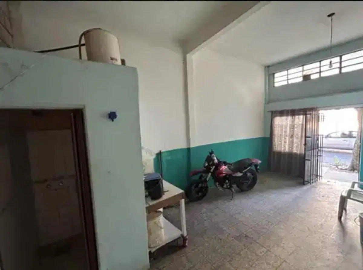 VENTA LOCAL MAS GALPÓN CIUDADELA 4