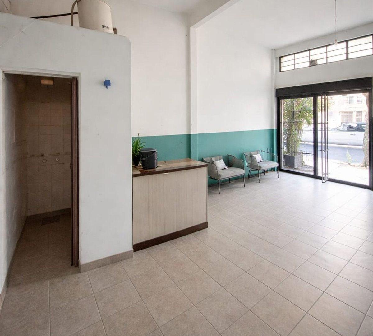 VENTA LOCAL MAS GALPÓN CIUDADELA