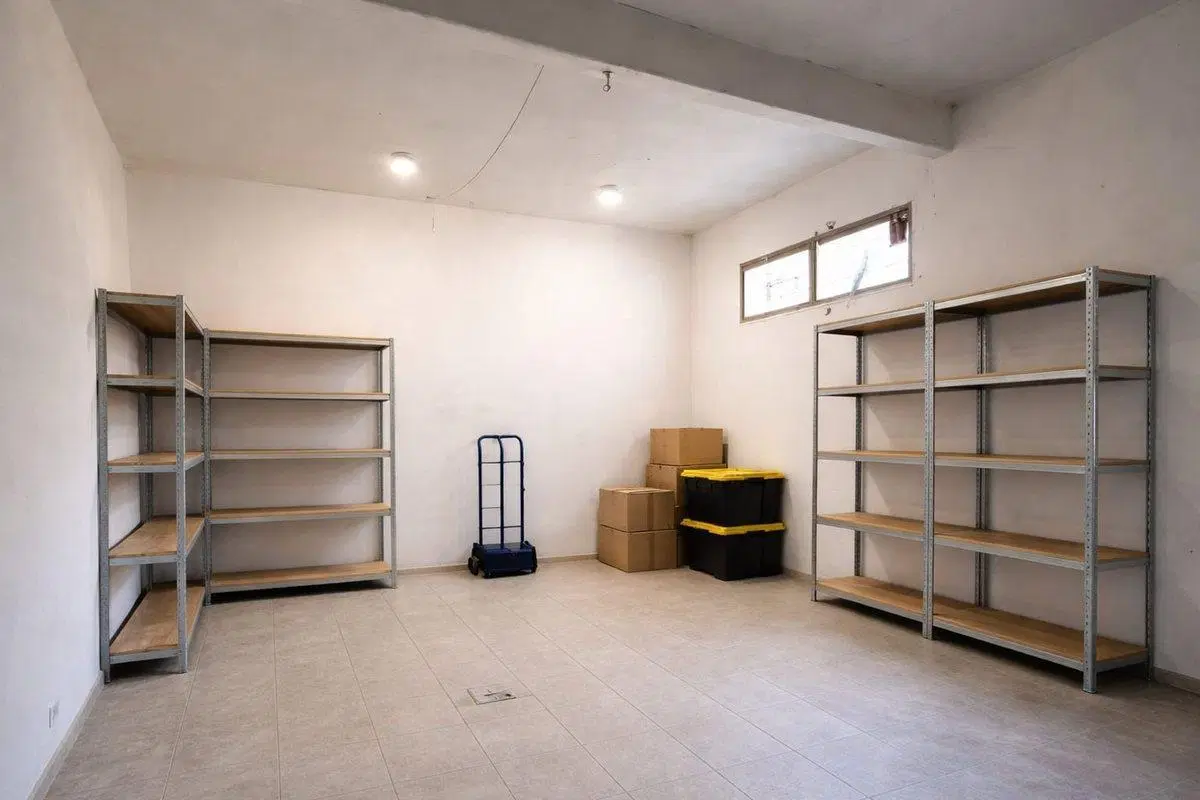 VENTA LOCAL MAS GALPÓN CIUDADELA 5