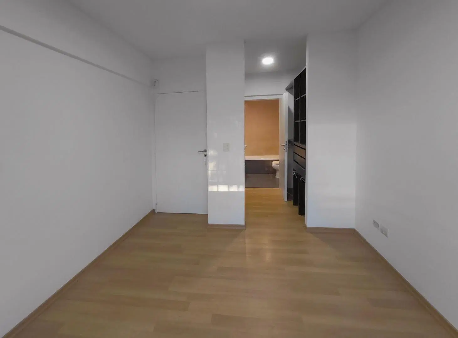 Venta Depto 2 ambientes y cochera Parque Chacabuco 5