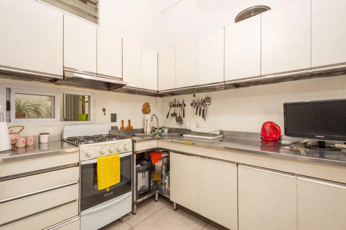 CASA 5 AMB. C/TERRAZA PROPIA Y COCHERA BARRIO NAÓN 5