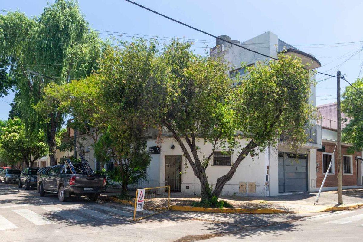 VENTA PH 3 ambientes Monte Castro con terraza