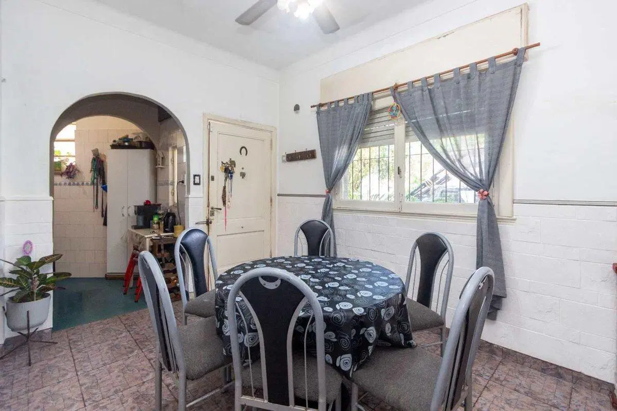 VENTA PH 3 ambientes Monte Castro con terraza 3