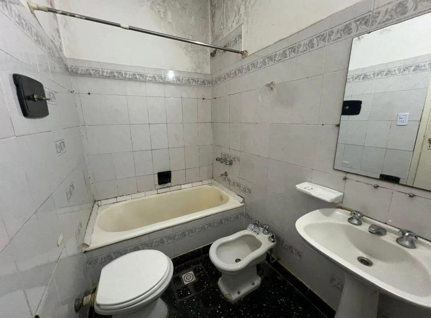 Depto 2 ambientes en ALQUILER con patio 3