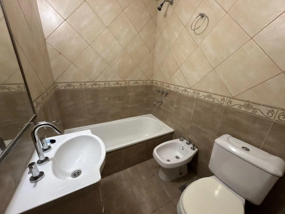 DEPARTAMENTO VENTA 2 AMB BALCÓN PATIO LUMINOSO 2