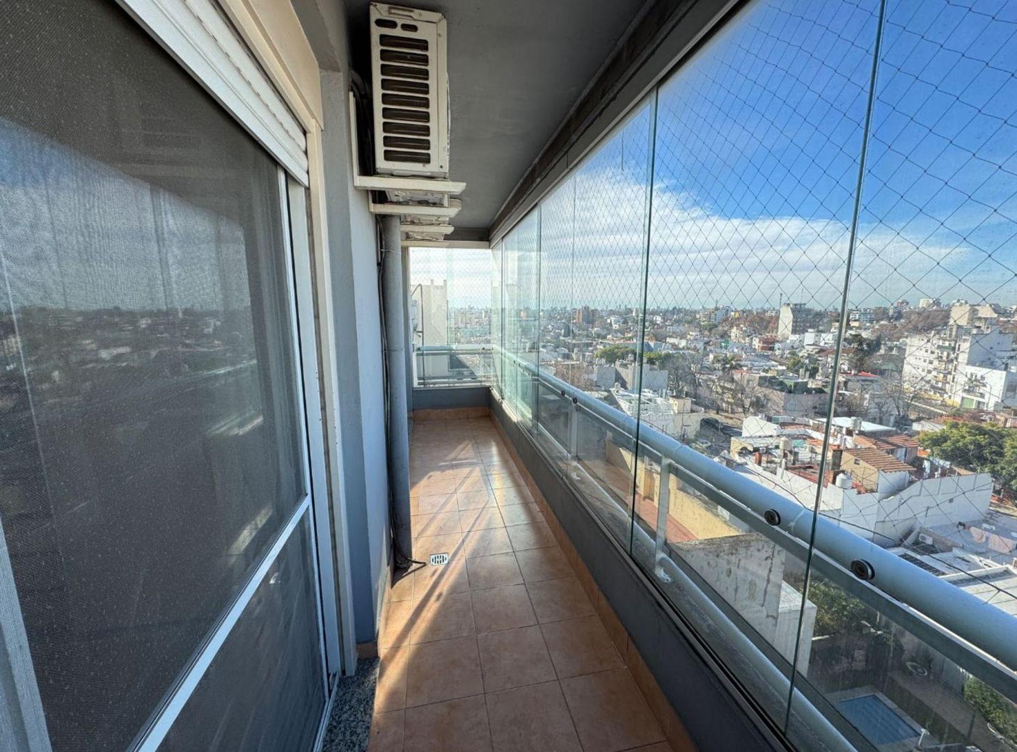 Departamento Alquiler 3 amb. cochera y balcón