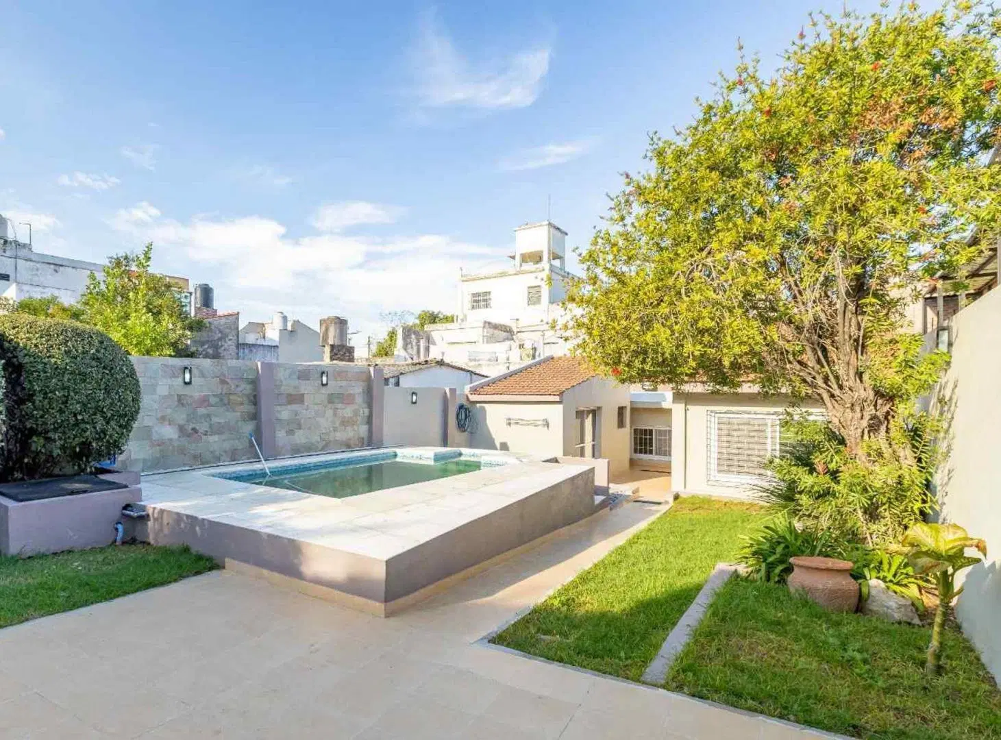 CASA 5 AMB EN VENTA CON PISCINA PARRILLA GARAGE 3