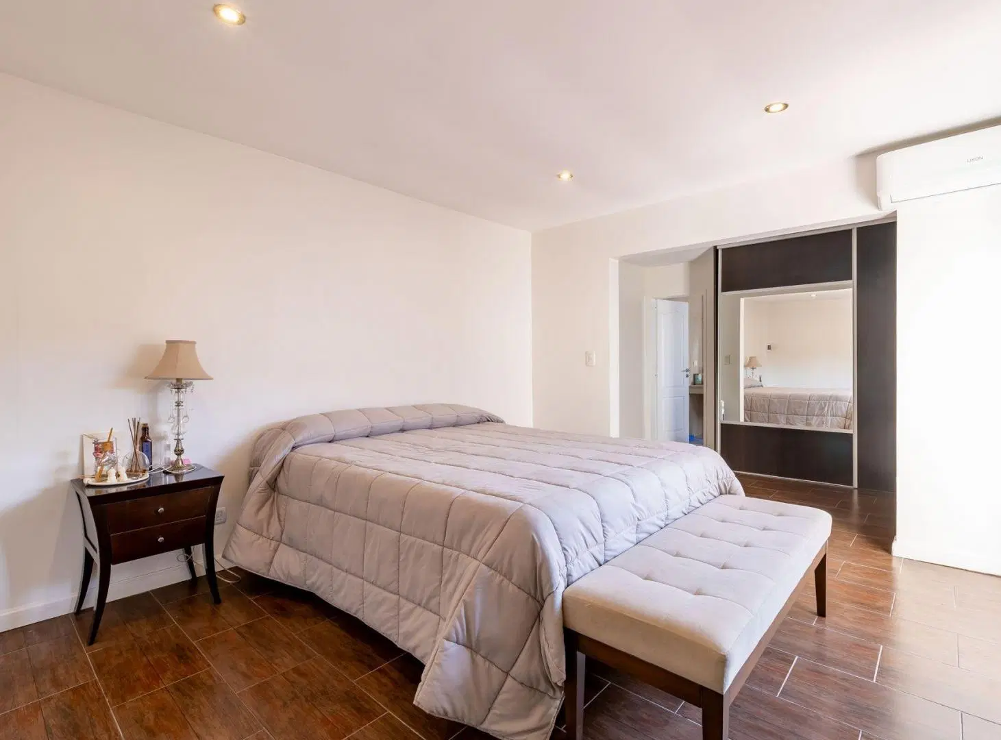CASA 5 AMB EN VENTA CON PISCINA PARRILLA GARAGE 5