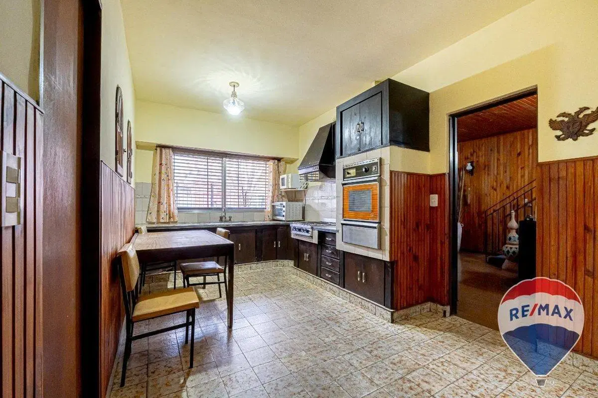 CASA 5 AMB, 8.66 x 37 C/COCHERA Y JARDÍN. 2