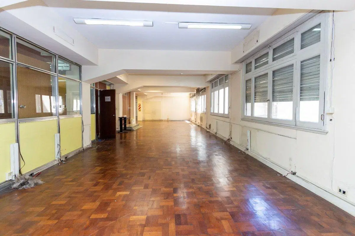 VENTA DE GRAN OFICINA COMERCIAL EN MICROCENTRO! 5