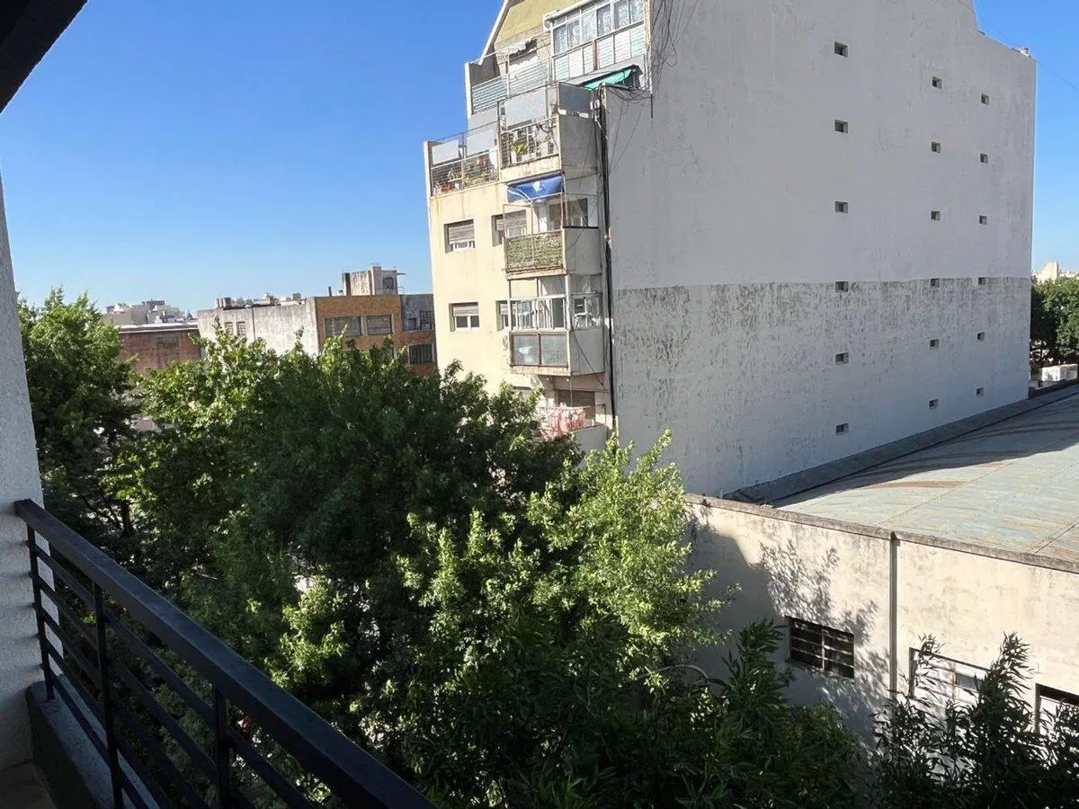 DEPTO MONOAMBIENTE PISO 5 VISTA ABIERTA CON BALCÓN 4