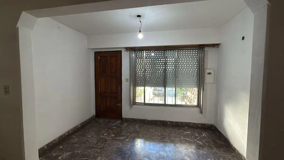 Casa 3 ambientes Lote propio con Patio y Cochera 2