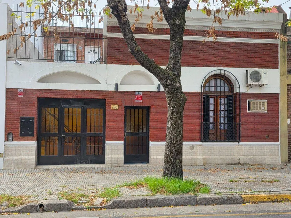 VENTA CASA 5 AMB-COCHERA-PATIO-TERRAZA-PARRILLA 5