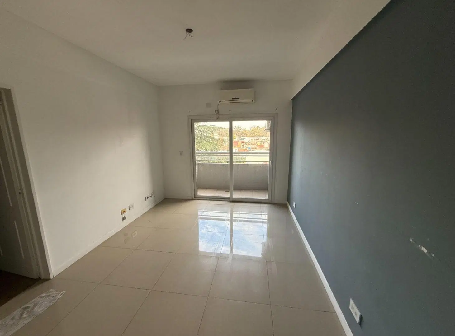 Depto Monoambiente con Balcon en Santos Lugares 2