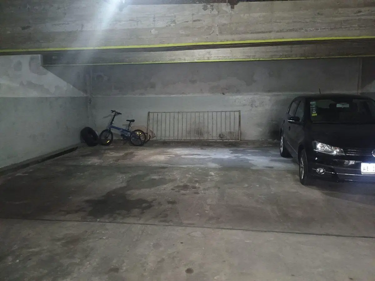 COCHERA EN VENTA - PARQUE CENTENARIO 3