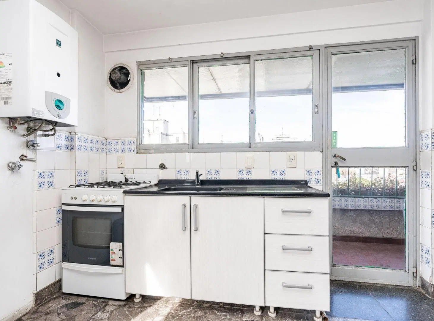 Venta Departamento 2 Ambientes Cochera y Balcón 8