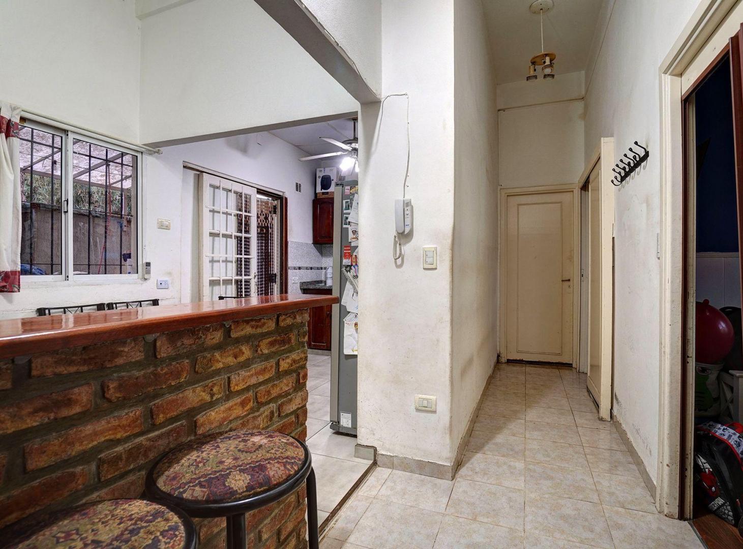Foto de Venta V. Urquiza Casa 3 Amb Patio Terraza y Garage, imagen 2