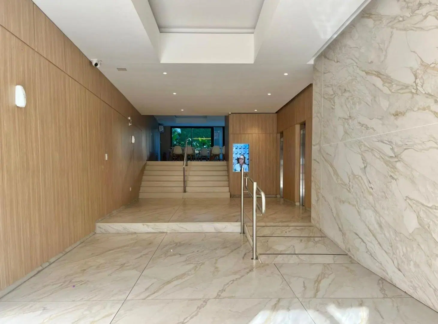 ALQUILER 4 AMB CON COCHERA/VIVIEN/OFICINAS/CONSUL 2