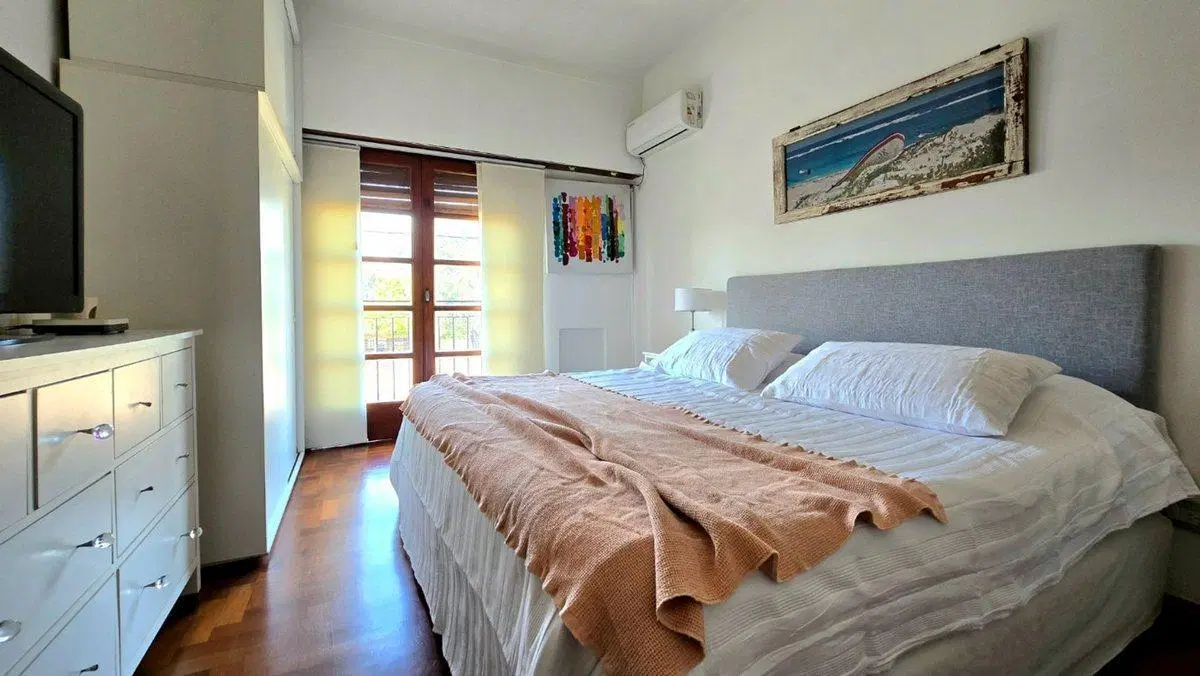 CASA CHALET 4 AMB. CON COCHERA PISCINA Y QUINCHO 8