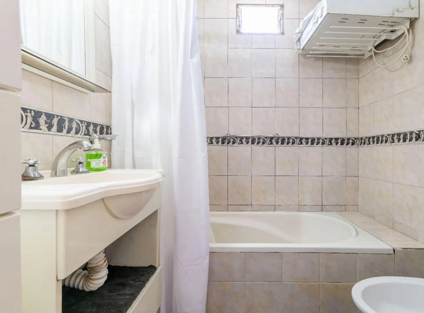 DEPTO 3 AMB EN VENTA CON BALCÓN EN CASEROS 4