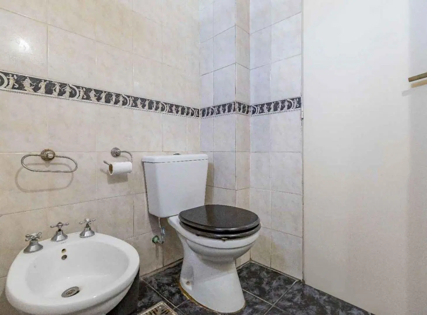 DEPTO 3 AMB EN VENTA CON BALCÓN EN CASEROS 5