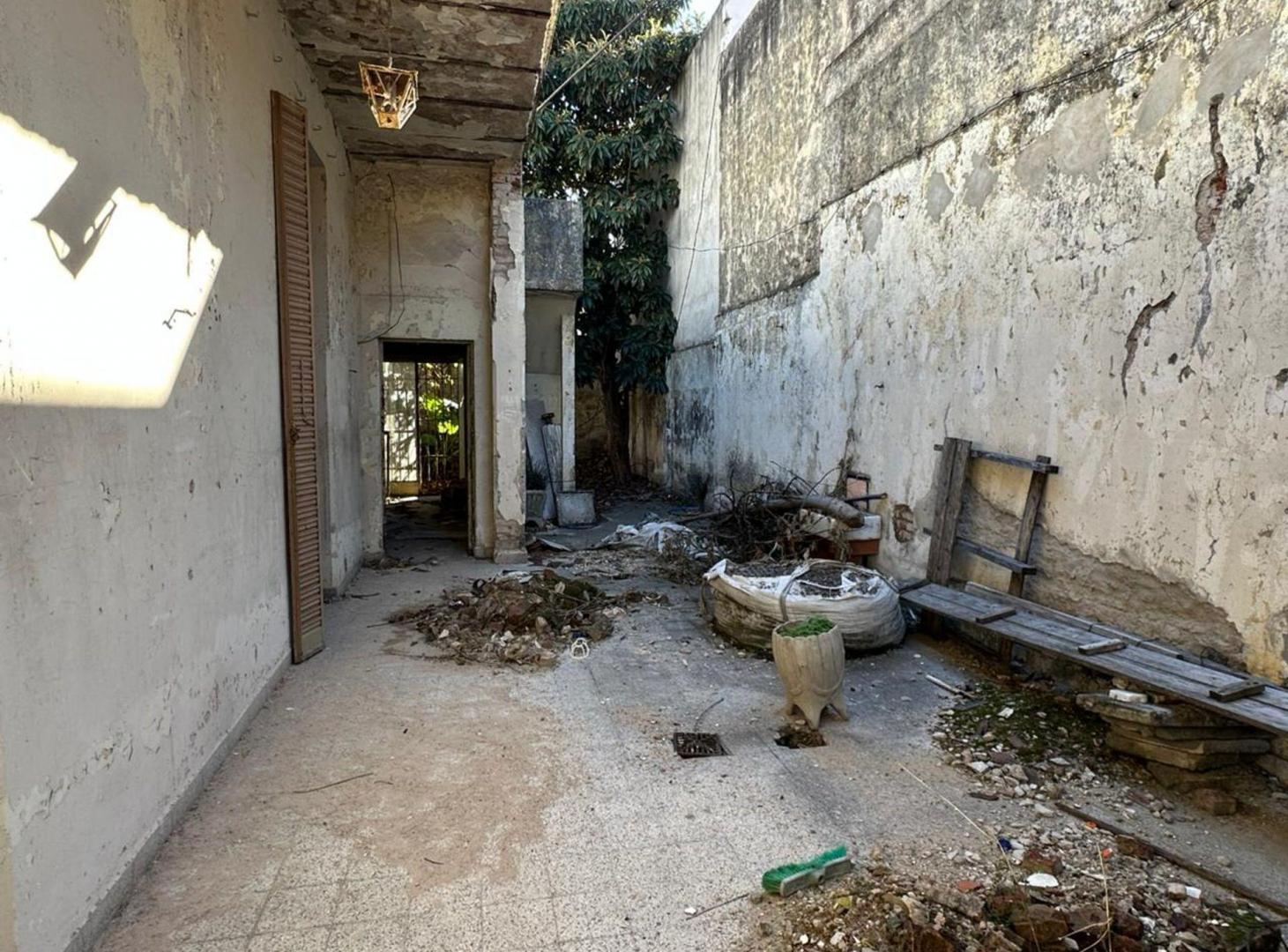 Foto de VENTA CASA 3 AMB LOTE PROPIO C/COCH A REFACCINAR, imagen 4