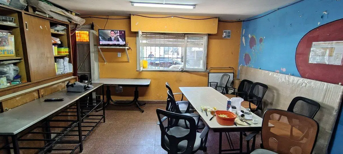 LOTE PARA EDIFICIO O DEPÓSITO EN MATADEROS 8