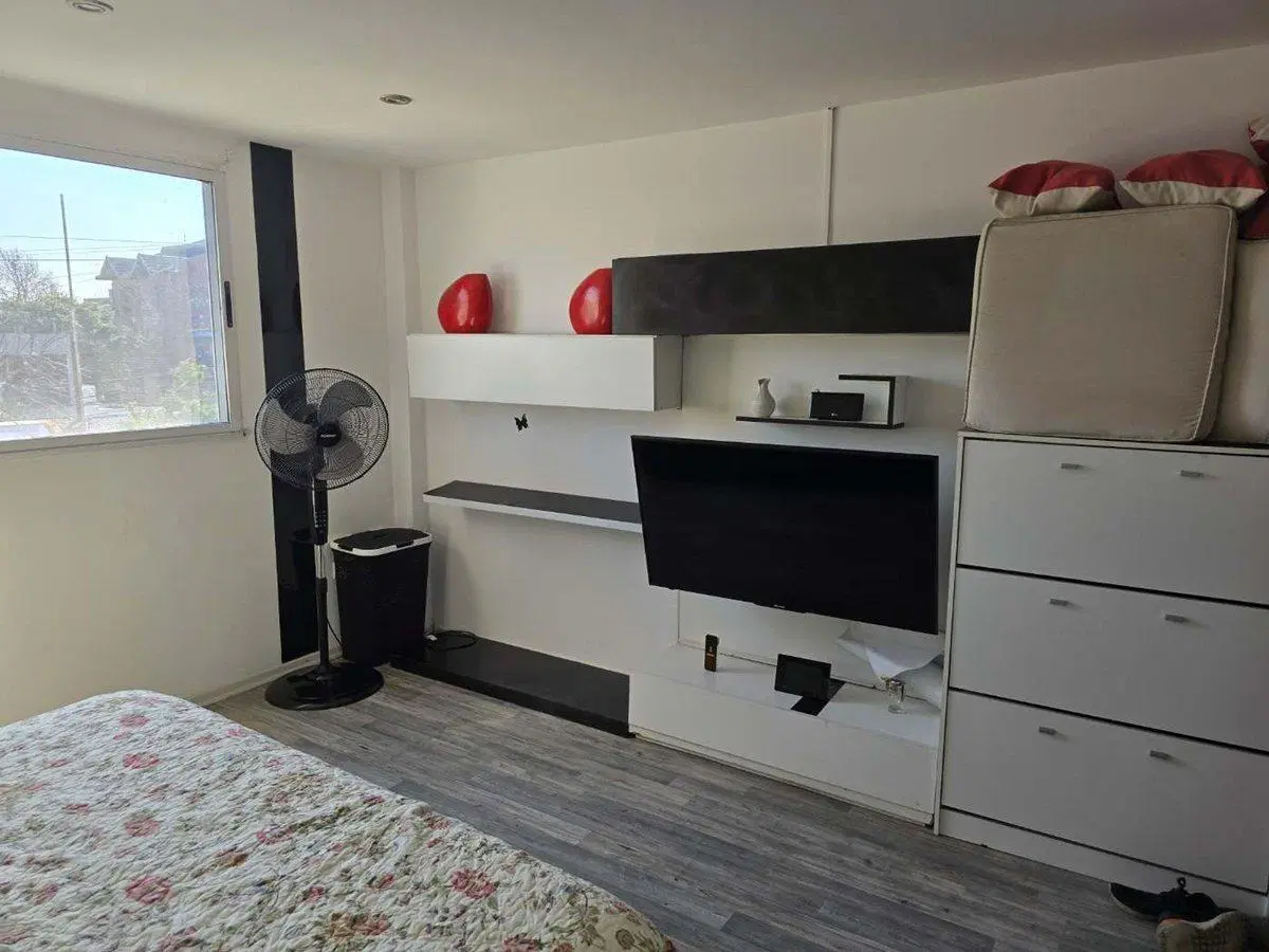 VTA DOS CASAS LOTE PROPIO PATIO COCHERA CIUDADELA 8