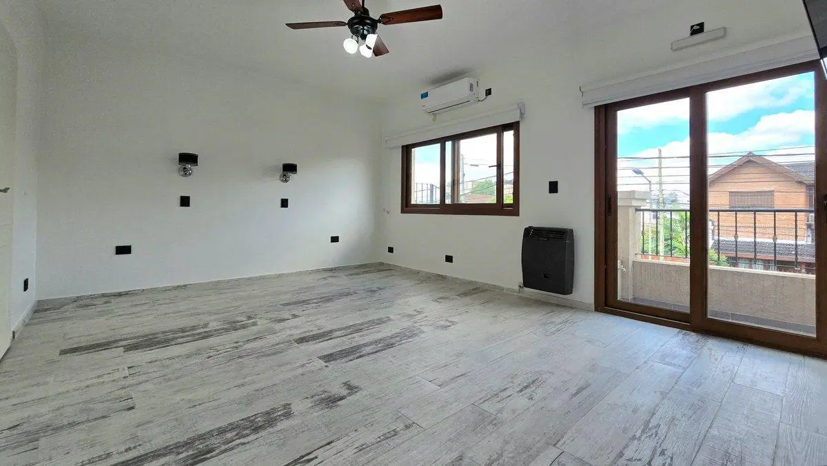 CASA 4 AMBIENTES PISCINA ASCENSOR ACEP. PROPIEDAD 8