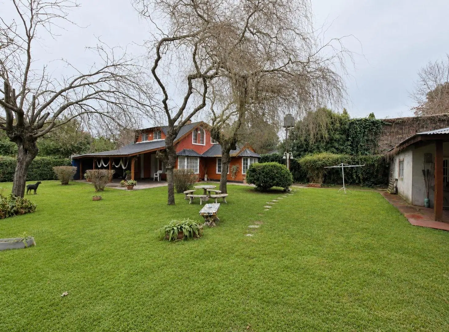 Casa Quinta 6 ambientes a 300mts Acceso Oeste 4