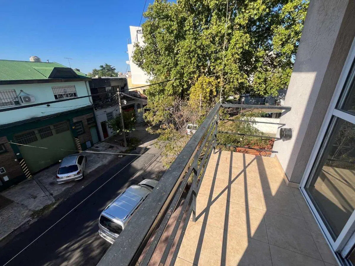 Monoambiente con Balcón CASEROS Apto Crédito 5