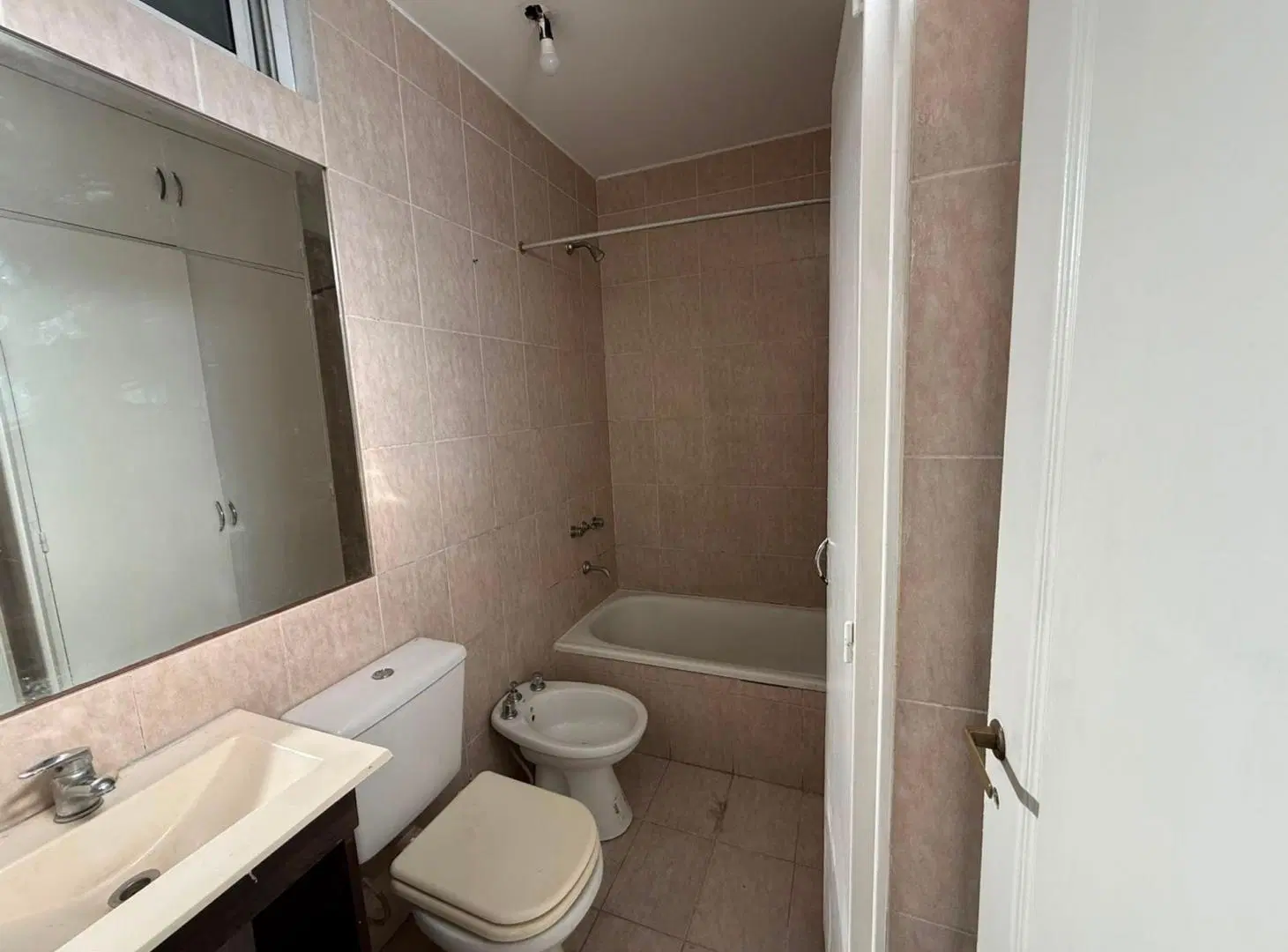VENTA DPTO 2 AMB CON BALCON CENTRO CASEROS 3