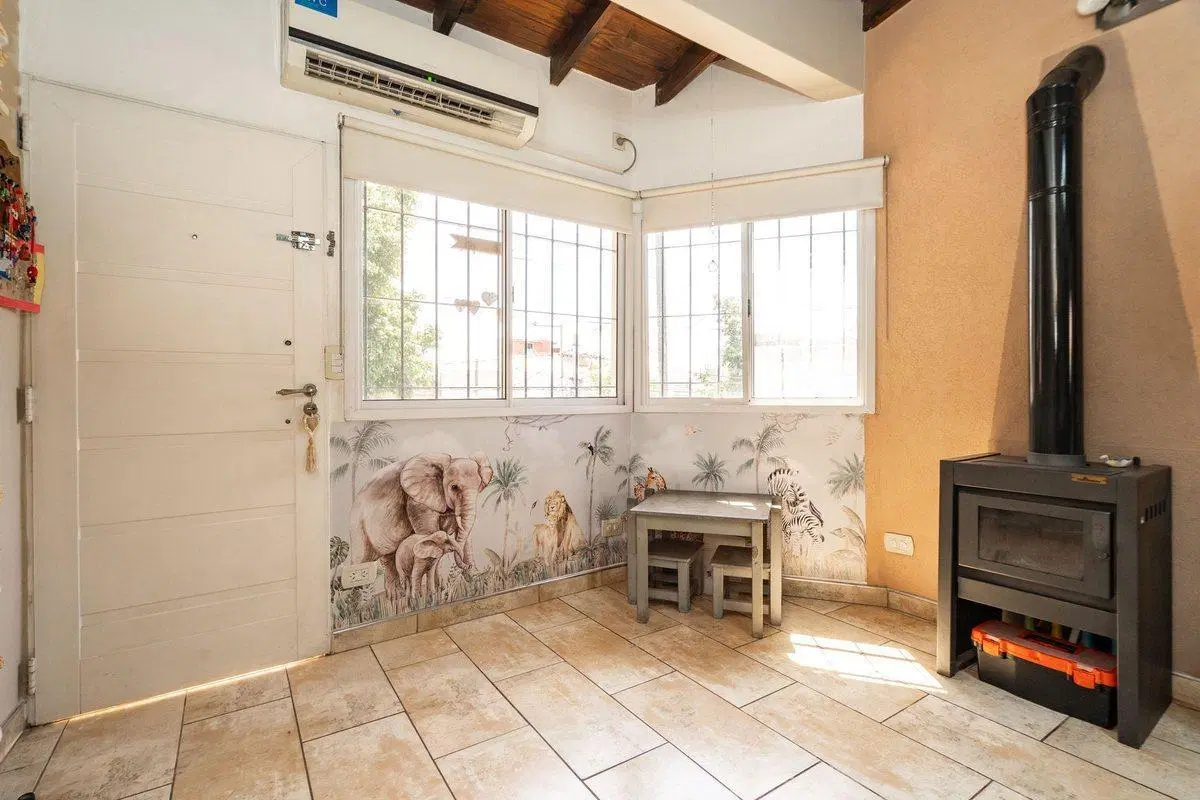 VENTA CASA 5 AMBIENTES C/PILETA PARRILLA Y COCHERA 3