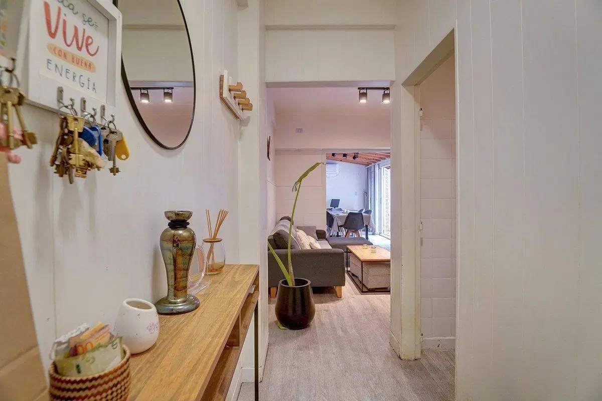 Venta Departamento 3 Amb c/ Patio Reciclado Flores 5