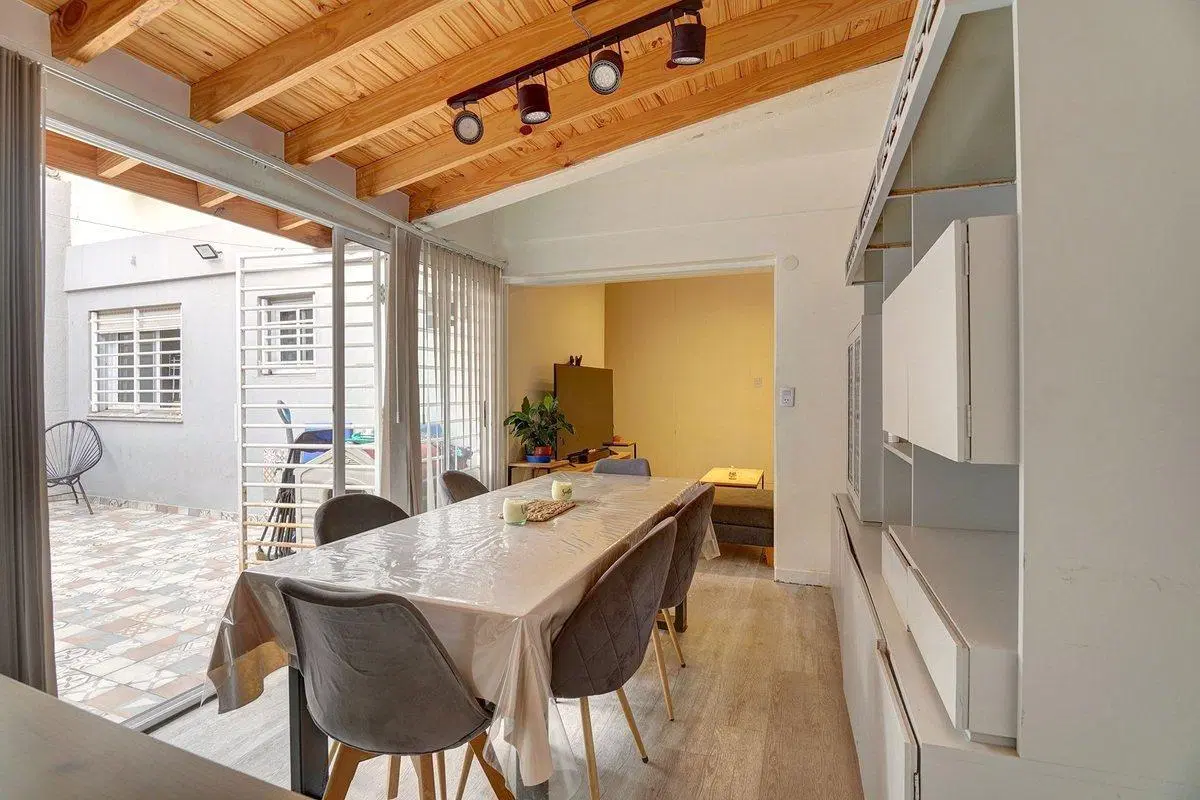 Venta Departamento 3 Amb c/ Patio Reciclado Flores 3