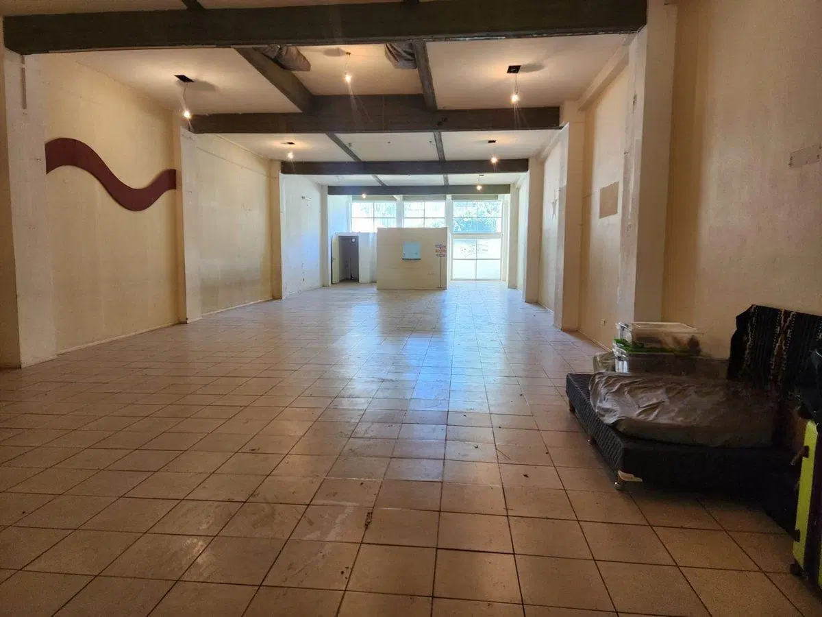 ESPACIO DE 344 m² CON DOBLE INGRESO VEHICULAR 2